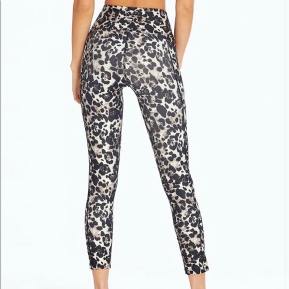Marika Leopard Animal Ankle Leggings Medium NWT animal print work out pants NEW - Picture 6 of 8